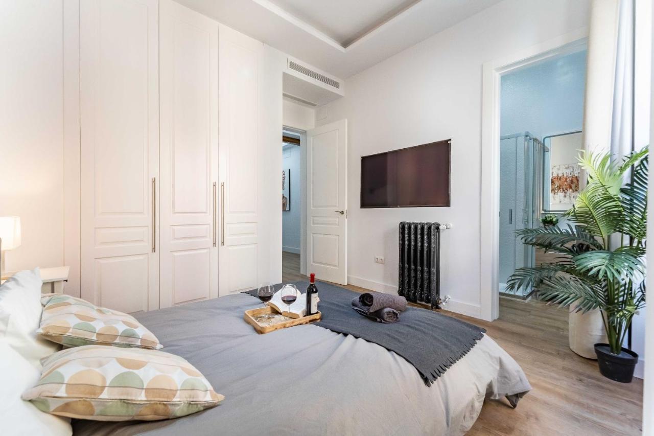 Exclusive Luxury Apartment In Central Madrid Exterior foto
